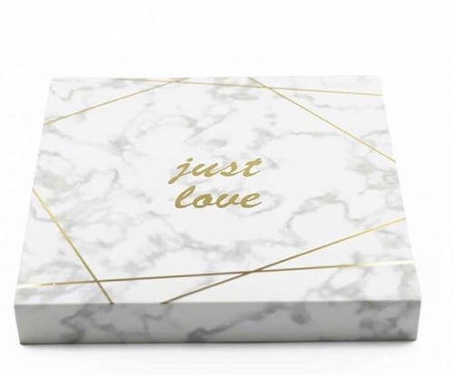 علبة شوكولاته