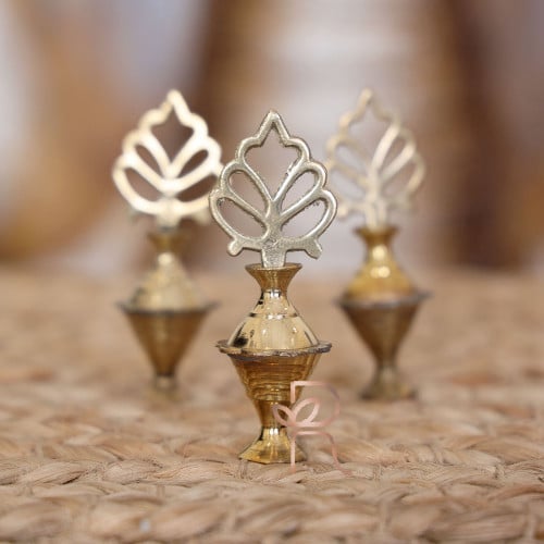 Traditional small kohl