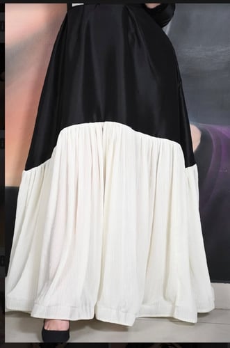 فستان اسود واسع