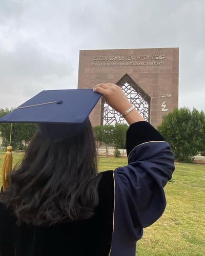 عباية تخرج 2024 الأكثر طلبا مكونه من وشاح تخرج و ع...