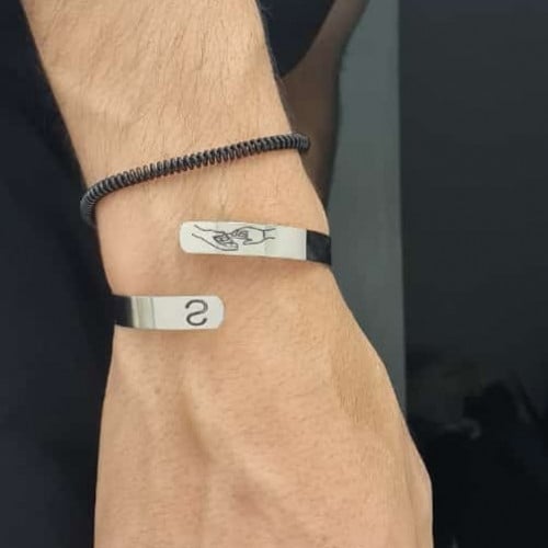 اساور بالاسم او التاريخ