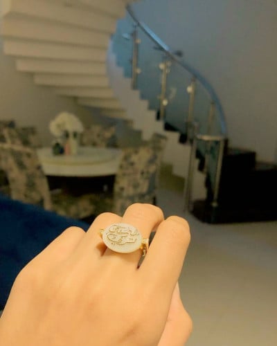 خاتم من الصدف الطبيعي بالاسم