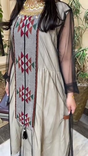 فستان نسائي يوم التأسيس