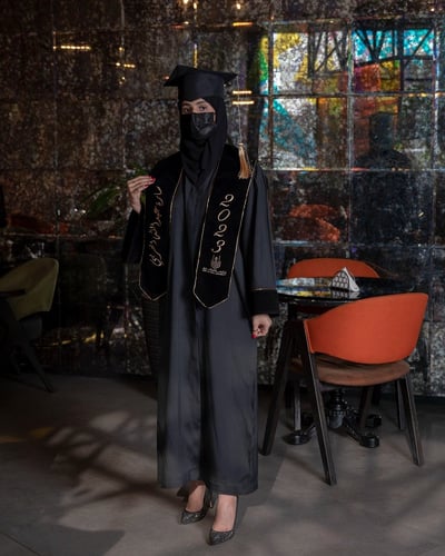 عبايات تخرج ( 5 )