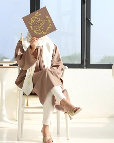 عبايات تخرج بالاسم 2024