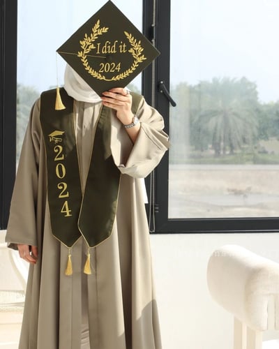 عبايات تخرج بالاسم