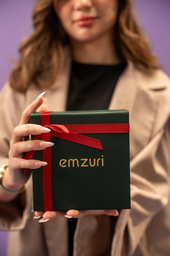 ساعة نسائية من امزوري بلون ذهبي