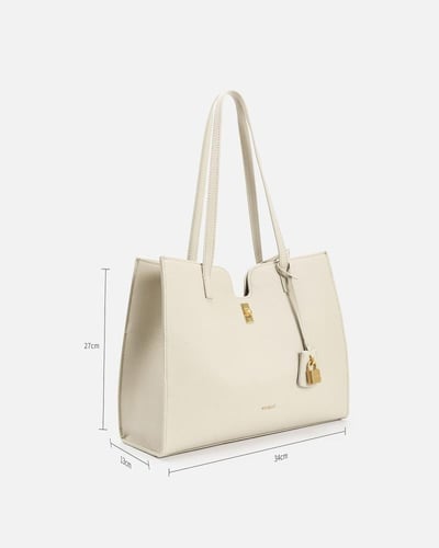 شنطة نسائية فاخرة بلون أبيض من امزوري