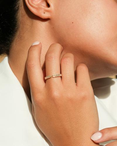 خاتم نسائي ذهبي أنيق من ايمزوري