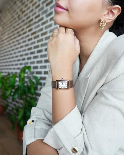 ساعة نسائية من امزوري بلون بني