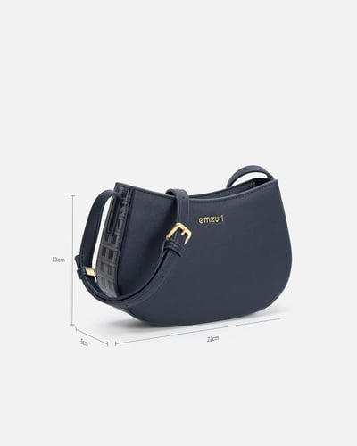 شنطة نسائية عملية بلون أزرق من امزوري