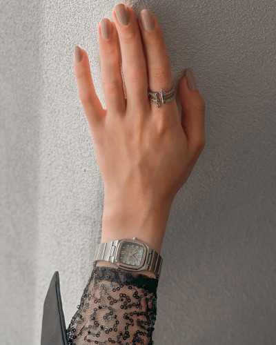 ساعة نسائية إمزوري بلون ذهبي و فضي