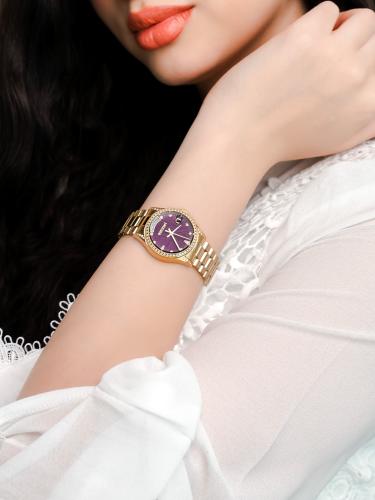 ساعة نسائية من امزوري بلون ذهبي