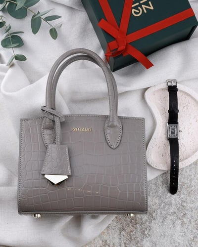 طقم هدايا نسائي بتصميم أنيق