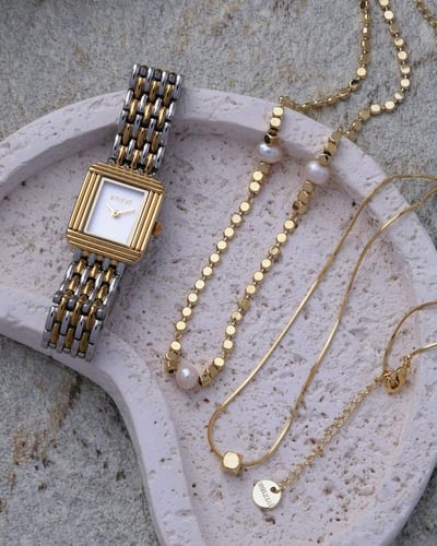 طقم هدايا نسائي بتصميم جذاب