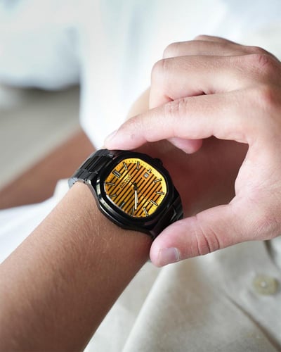 ساعة رجالية من امزوري بلون أسود