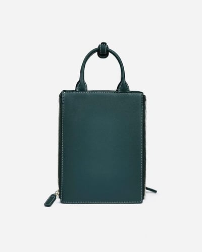 شنطة نسائية أنيقة بلون أخضر من امزوري