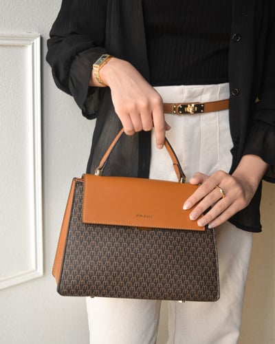 شنطة نسائية إمزوري بلون بني