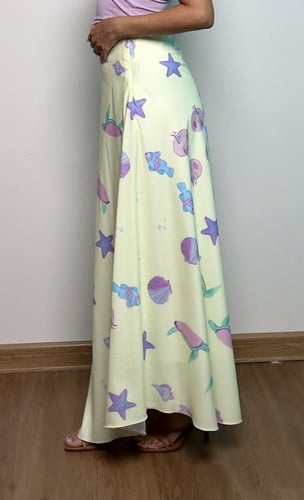 Skirt Shell and sunlight