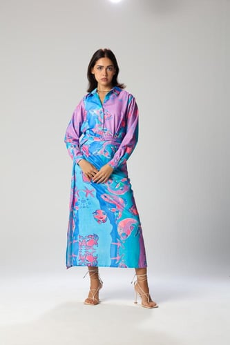 Under the abaya Skirt and shirt set