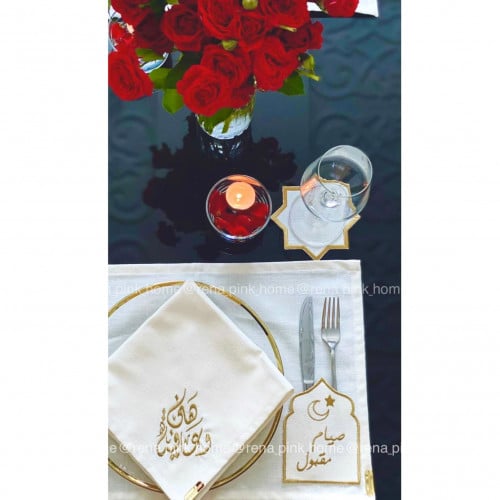 ‎طقم لشخصين سكري بذهبي ( 2مفرش مثبت جيب ملاعق + 2م...