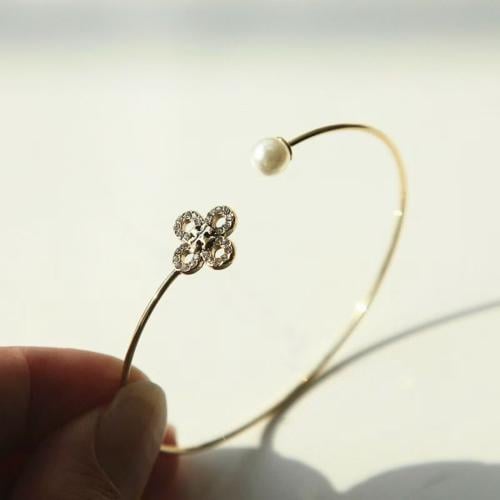 سوارة باللؤلؤ توري بورش