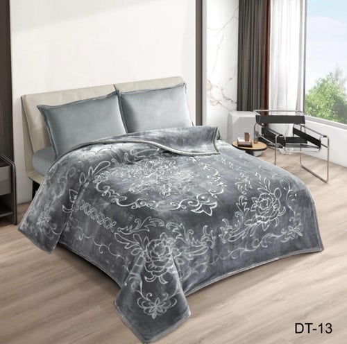 بطانية نفر ونص 4 كيلو سادة