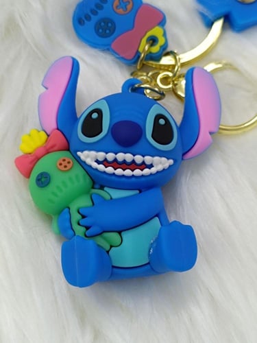 ميدالية ليلو آند ستيتش LILO AND SITICH KEYCHAIN