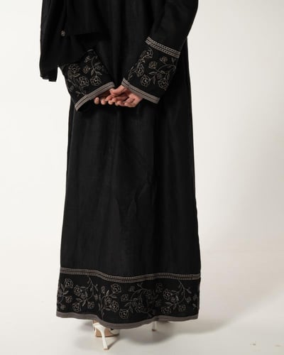 عباية لينن بتطريز ورد