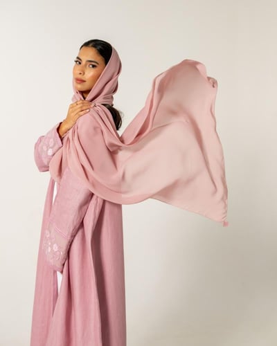 عباية لينن بتطريز ورد