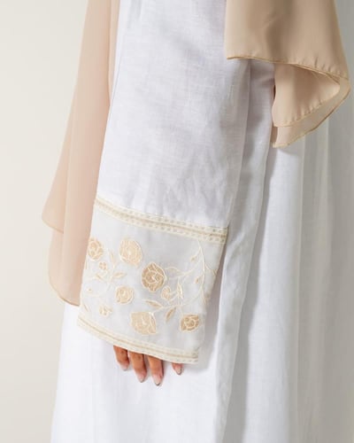 عباية لينن بتطريز ورد