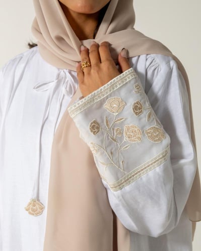 عباية لينن بتطريز ورد