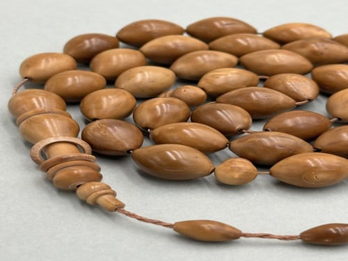 سبحة خشب الكوك | صنوبري فاتح