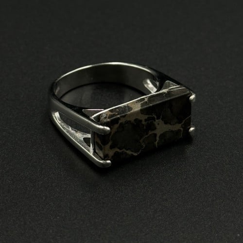 توروس | خاتم ملكي مستطيل فضه عيار 925 - أسود معرق