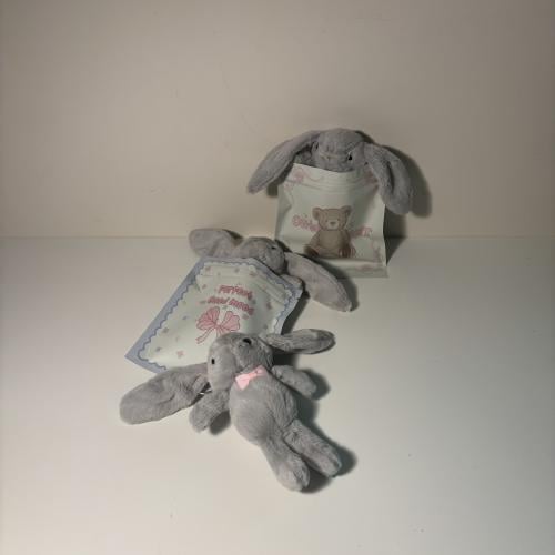 ارنوب بالاسم اللون الرمادي