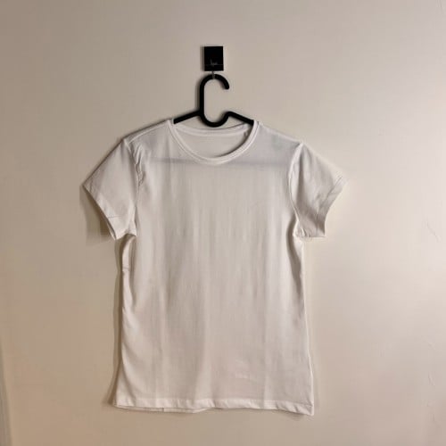 تي شيرت نسائي