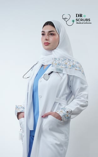 لاب كوت نسائي نقشه بالكم - Women's Lab coat with s...