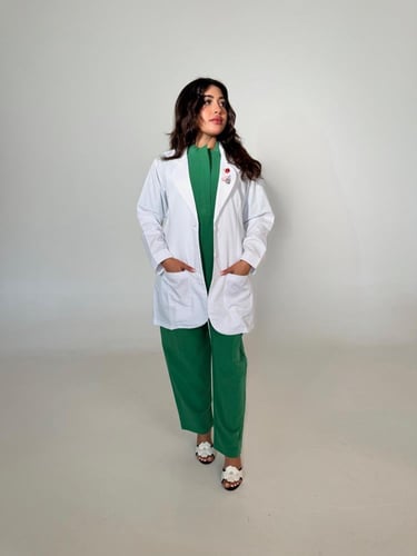 لابكوت نسائي كلاسك - Classic women's Lab coat