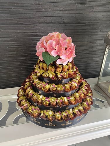 هرم مدرج ملكي كبير (للمناسبات)