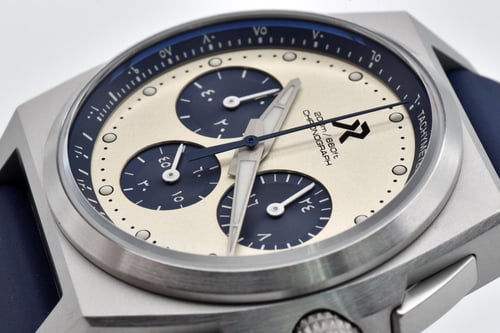 Valour Chronograph GCC Edition ساعة الوداد