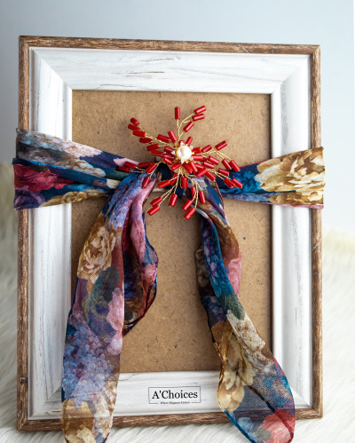 بروش ذهبي مع المرجان الطبيعي واللؤلؤ الزراعي