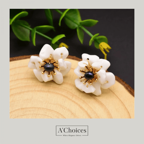 أقراط مصنوعة يدوياً من الفضة والنحاس المطلي بالذهب...