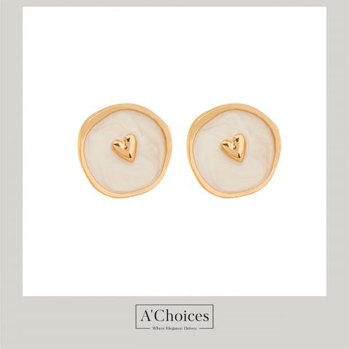 اقراط ملونة بأشكال مختلفة مطلية ذهب