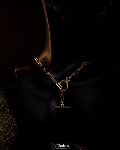 سلسلة باللون الذهبي يمكن التحكم بالطول بقفل دائري...
