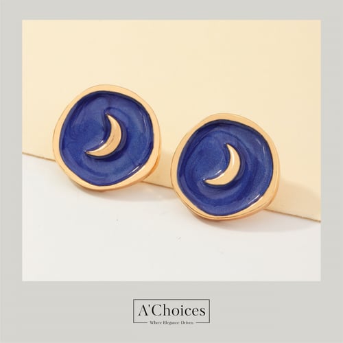 اقراط ملونة بأشكال مختلفة مطلية ذهب