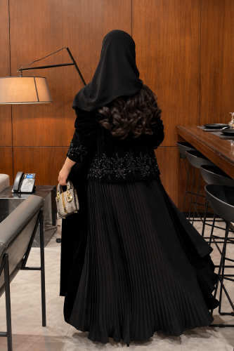 عباية دفا المخمل بتطريز راقي-عبايات مميزة