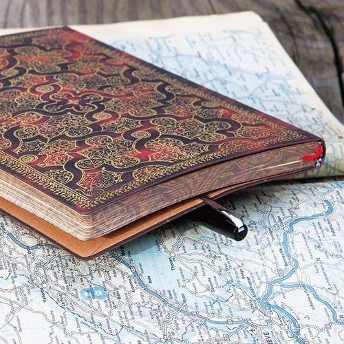 دفتر Mystique - مقاس وسط " مخطط "