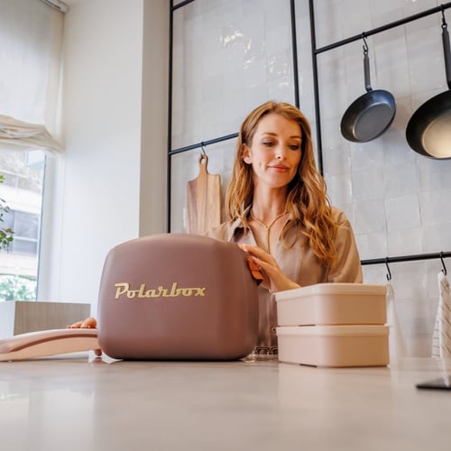 حقيبة غداء كلاسيك موف: الأناقة والعملية معًا