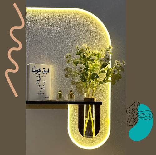 طاولة مع لوحة جدارية 3D مع ليد مضي وفازة للورد تحك...