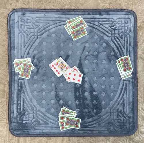 حقيبة البلوت ، حقيبة + حبتين ورقة بلوت + بساط بلوت...